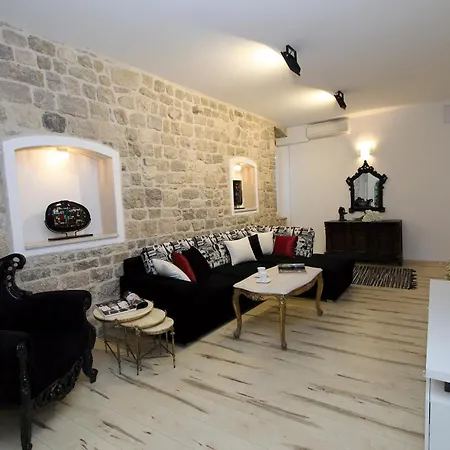 Appartement Papalic Palace *