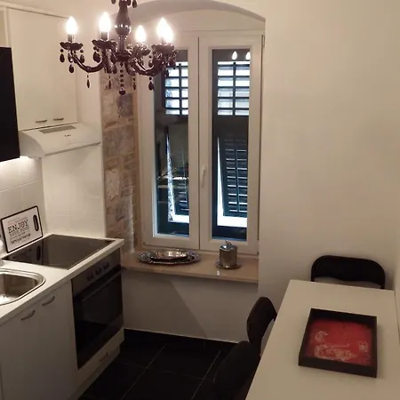 Apartment Papalic Palace